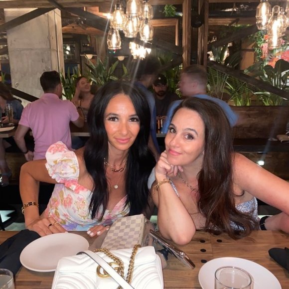 Meet your Posher, Sarah - Picture 1 of 1